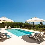 Mariposa Villa